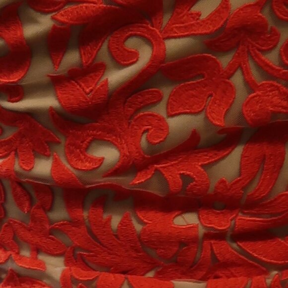 Red Embroidered Bodycon Cocktail Dress - Picture 3 of 11
